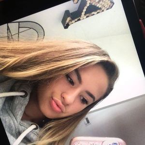 Meet your Posher, Jillian